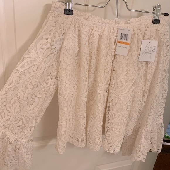 Coco + Jaimeson off shoulder lace Top NWT - Picture 4 of 16